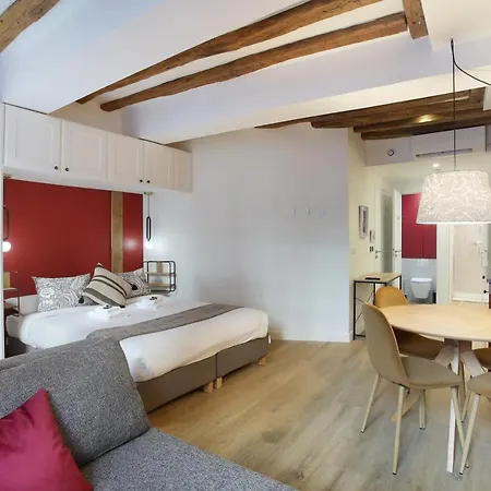 Rent A - Aparts Cadet Apartment Paris
